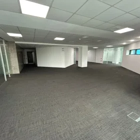 In Baku 600.0 m² office is for rent - Image 9