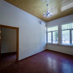 In Baku 160.0 m² apartment is for rent - Image 8