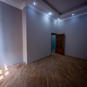 In Baku 160.0 m² apartment is for rent - Image 9