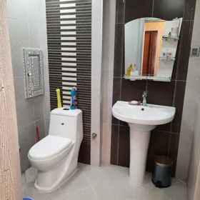 In Baku 130.0 m² apartment is for rent - Image 10