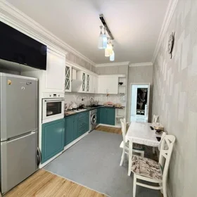 In Baku 100.0 m² apartment is for sale - Image 2