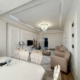 In Baku 100.0 m² apartment is for sale - Image 3