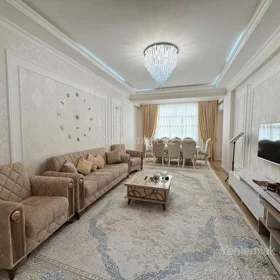 In Baku 100.0 m² apartment is for sale - Image 4
