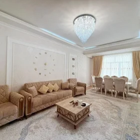 In Baku 100.0 m² apartment is for sale - Image 5