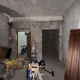 In Baku 225.0 m² apartment is for sale - Image 2