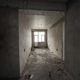 In Baku 225.0 m² apartment is for sale - Image 4