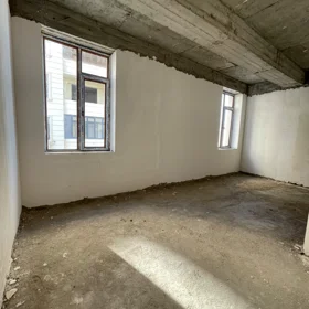 In Baku 180.0 m² apartment is for sale - Image 2