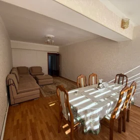 In Baku 70.0 m² apartment is for rent - Image 2