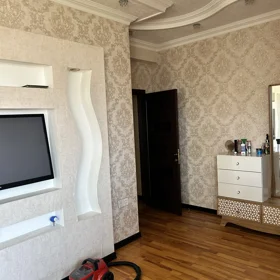 In Khirdalan 76.0 m² apartment is for sale - Image 4