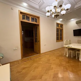 In Baku 100.0 m² apartment is for sale - Image 2