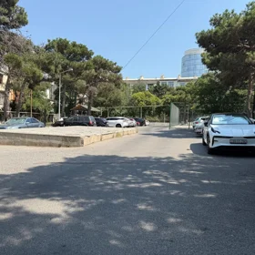 In Baku 100.0 m² apartment is for sale - Image 4