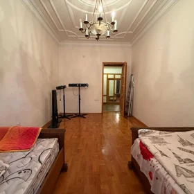 In Baku 100.0 m² apartment is for sale - Image 8