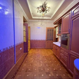 In Baku 100.0 m² apartment is for sale - Image 9