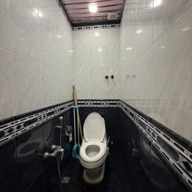 In Baku 100.0 m² apartment is for sale - Image 10