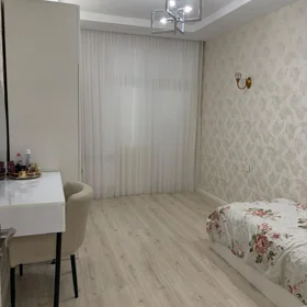 In Baku 140.0 m² apartment is for rent - Image 7