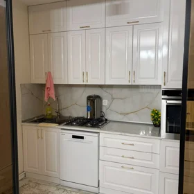 In Baku 140.0 m² apartment is for rent - Image 8