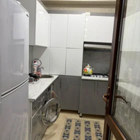 In Baku 140.0 m² apartment is for rent - Image 9