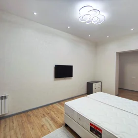 In Baku 90.0 m² apartment is for rent - Image 2