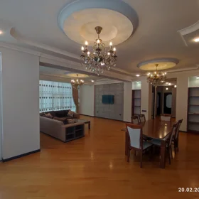 In Baku 190.0 m² apartment is for sale - Image 3