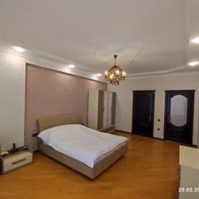 In Baku 190.0 m² apartment is for sale - Image 8