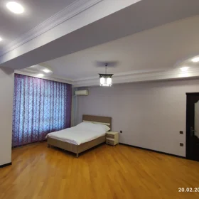 In Baku 190.0 m² apartment is for sale - Image 10