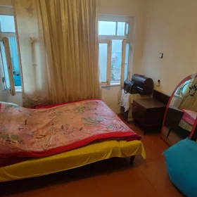 In Baku 50.0 m² house with 2.0 rooms is for rent - Image 3