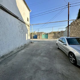 In Baku 90.0 m² house with 4.0 rooms is for sale - Image 7