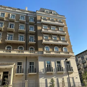 In Baku 111.0 m² apartment is for rent - Image 3