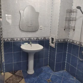 In Baku 105.0 m² apartment is for rent - Image 2
