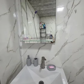 In Baku 70.0 m² apartment is for rent - Image 6
