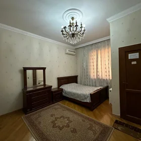 In Baku 305.0 m² house with 8.0 rooms is for rent - Image 5