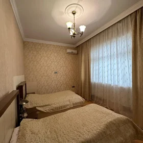 In Baku 305.0 m² house with 8.0 rooms is for rent - Image 6