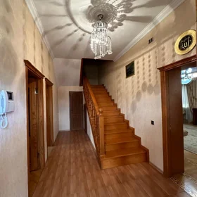 In Baku 305.0 m² house with 8.0 rooms is for rent - Image 10