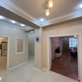 In Baku 128.0 m² apartment is for sale - Image 6