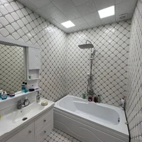 In Baku 128.0 m² apartment is for sale - Image 8