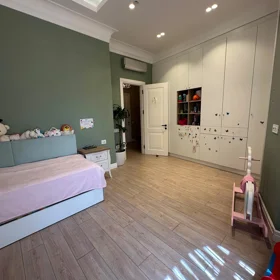 In Baku 235.0 m² apartment is for rent - Image 5