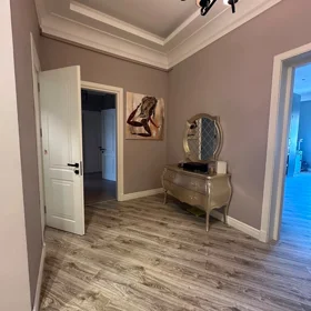In Baku 235.0 m² apartment is for rent - Image 8