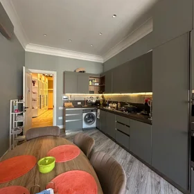 In Baku 235.0 m² apartment is for rent - Image 10