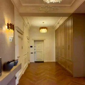 In Baku 165.0 m² apartment is for rent - Image 6