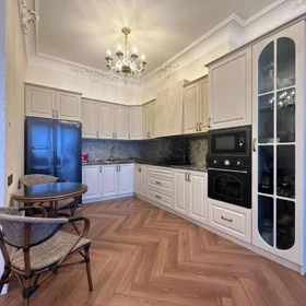 In Baku 165.0 m² apartment is for rent - Image 5