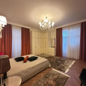 In Baku 165.0 m² apartment is for rent - Image 10
