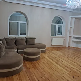 In Binəqədi rayonu 300.0 m² house with 9.0 rooms is for rent - Image 3