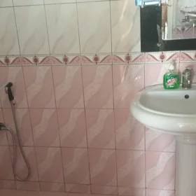 In Baku 65.0 m² house with 2.0 rooms is for rent - Image 7
