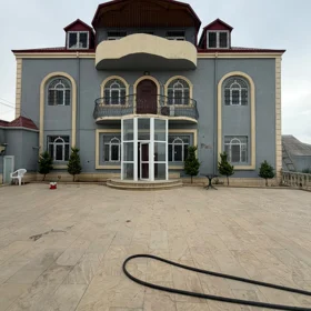 In Baku 600.0 m² house with 9.0 rooms is for rent - Image 3
