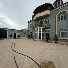 In Baku 600.0 m² house with 9.0 rooms is for rent - Image 4