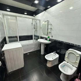 In Baku 90.0 m² apartment is for rent - Image 2