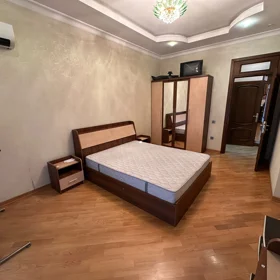 In Baku 90.0 m² apartment is for rent - Image 8