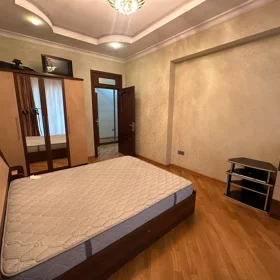 In Baku 90.0 m² apartment is for rent - Image 10
