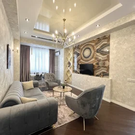 Baku-da 70.0 m2 mənzil kirayə verilir
