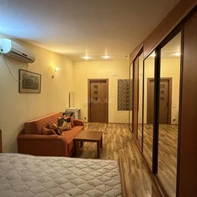 In Baku 100.0 m² apartment is for sale - Image 9